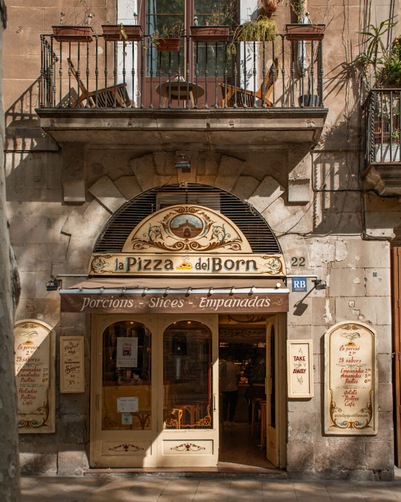 Things to do in Barcelona: La Pizza del Born